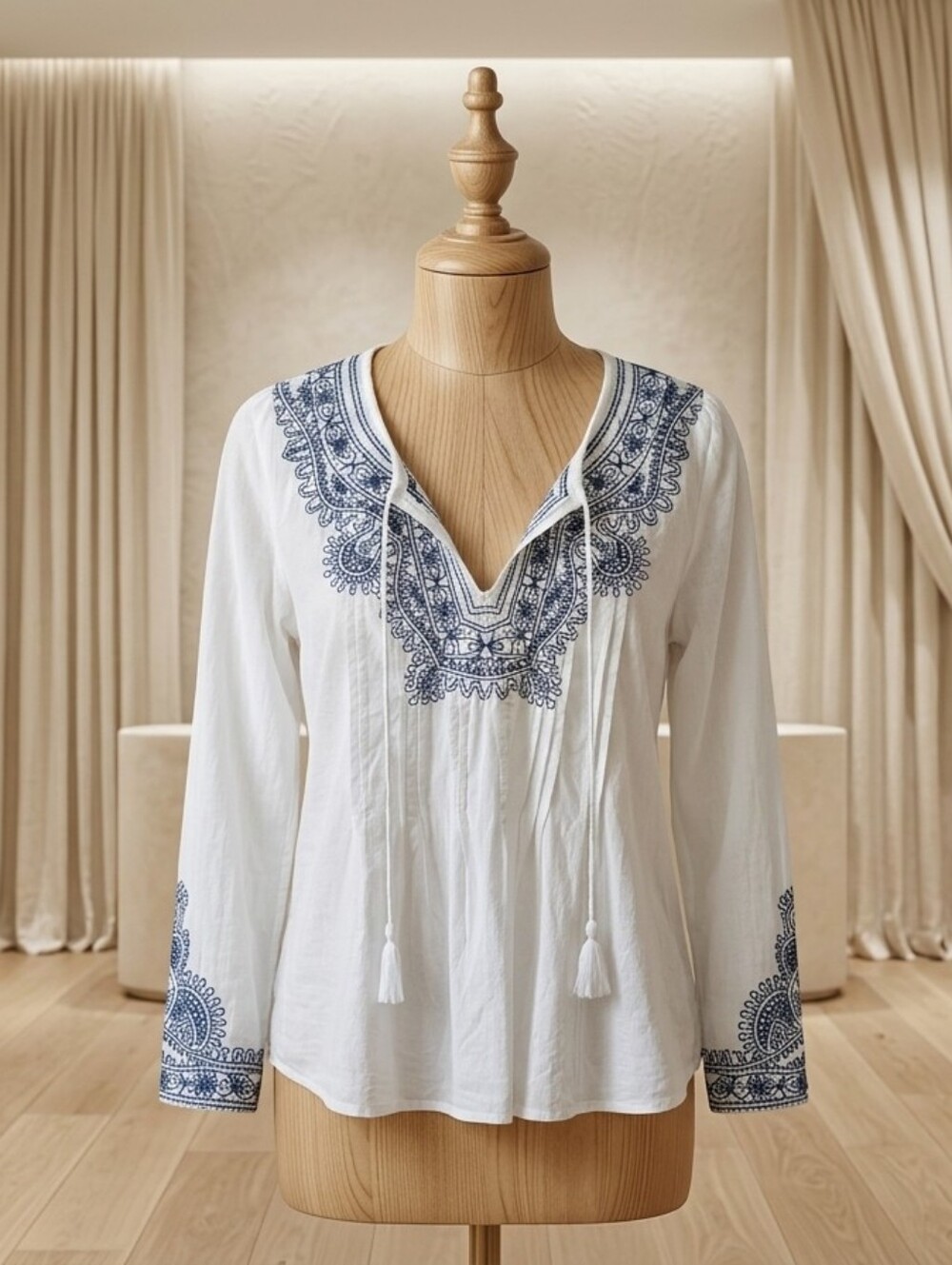 Vineyard Vines White Embroidered Tassel Tie V-Neck Long Sleeve Top | Size XS